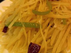 酸辣土豆丝-洁神饭庄·海鲜·青岛菜·30年老字号(五四广场店)