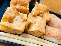 餐前面包蒜黄油-安妮意大利餐厅(国贸店)