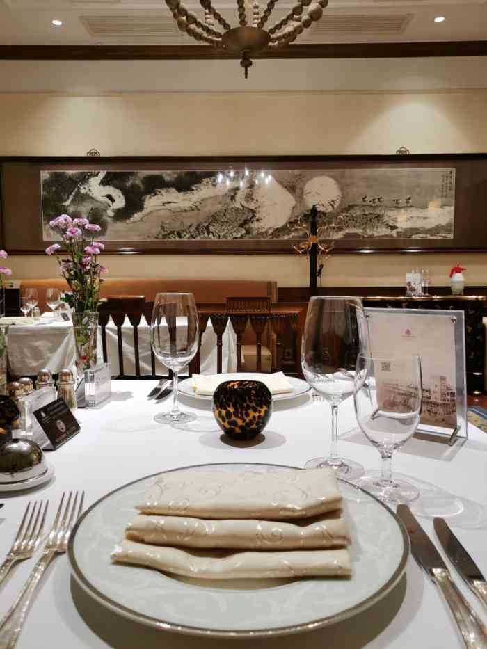 这家餐厅在利顺德里面比较隐蔽而且很安静跟小伙伴们来的我和我的小