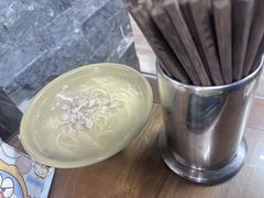 -亮亮面馆(经六路店)