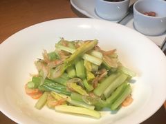 水果芹菜拌芒种虾皮-新荣记(西溪湿地店)