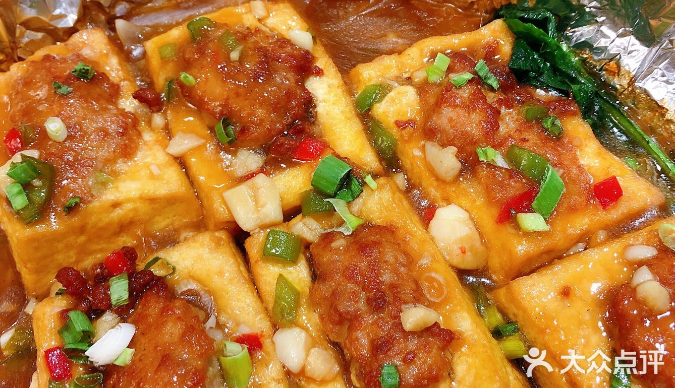 家住在这附近,家庭聚会固定地点之一。包间多