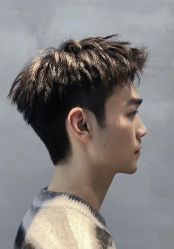 -一家只做男发烫染的店