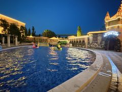 -泉城欧乐堡戏水湾艺术养生温泉