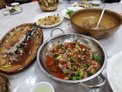 -乡土特色.冷锅鱼.牦牛肉汤锅