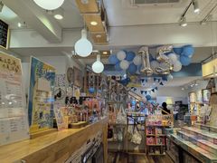 -猫的天空之城概念书店(束河店)