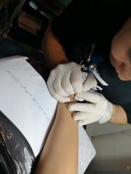 点击看大图 手腕-越域刺青