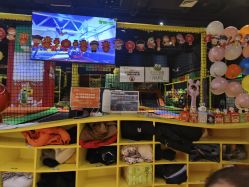 -蹦蹦跳跳(新奥购物中心店)