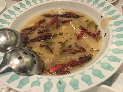 -姚姚酸菜鱼·金戈戈香港豉油鸡(喜荟城联名店)