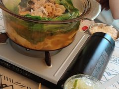 -满格嗦新疆椒麻鸡火锅.炒米粉(川大江安校区店)