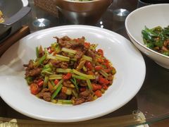 芹菜炒牛肉-徽湘客(草桥店)