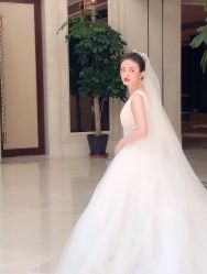 -禕·愫白婚纱商店