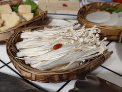 金针菇-喜悦小串丹东小黄牛海鲜烧烤大排档(民主广场店)
