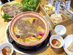 -阿婆情腊排骨火锅·野生菌季(古城旗舰店)