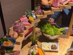 -山川小町·极番烧肉(新地假日广场店)