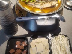 -令狐冲·炭烤活鱼(宝龙店)