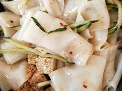 -荀记肉夹馍(三八家乐福店)