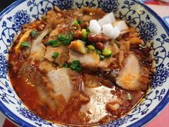 锅烧螺蛳粉-怂猫抓子·成都冒烤鸭