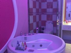 -天鹅恋主题酒店(光谷广场步行街店)