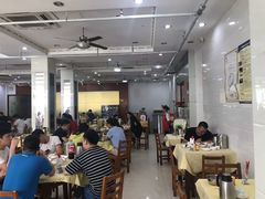 大堂-红色湘菜馆(春风店)