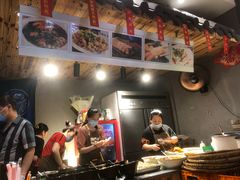 -爆炸头阿姨小四川正宗川味小吃(无任何分店)