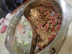 经典鸳鸯锅底-玉林串串香(大成路店)