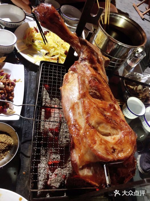 迎燕阁烤羊腿(二环南路店)烤羊腿图片