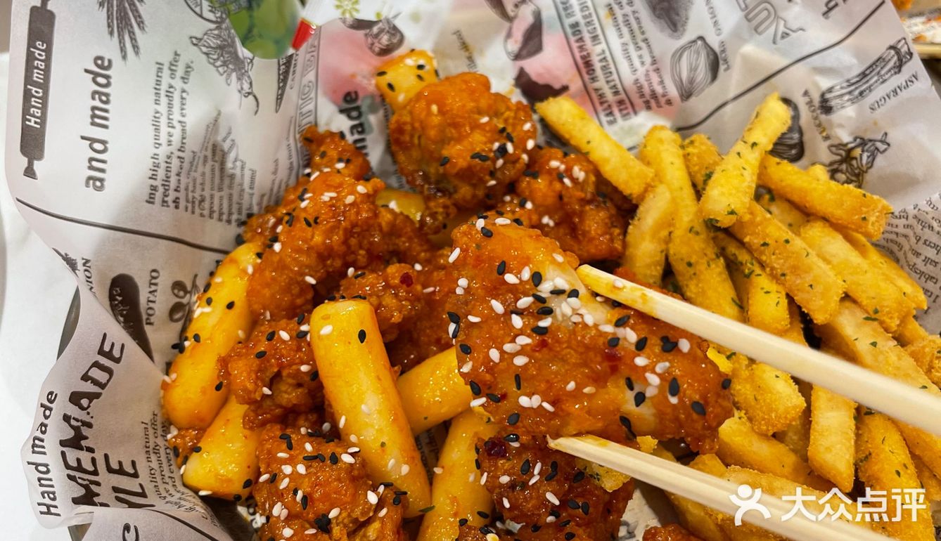 长沙太平街爆火的韩式炸鸡6015芝士薯条绝了