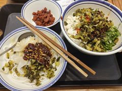 -云阿蛮云南生烫牛肉米线(奉贤路店)