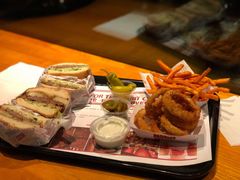 -The Habit Burger Grill 哈比特汉堡(复兴soho店)