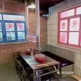 这一桌肉，我一个人都吃完了！