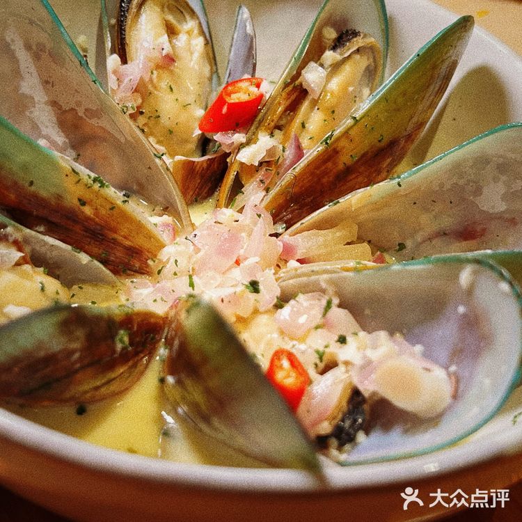 悄咪咪安利这家的瀑布芝士汉堡,我有幸福的超能力