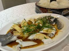 清蒸鱼头骨头腩-友渔港·顺徳鱼生·横县鱼生