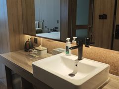 -西安大雁塔科技大学地铁站亚朵酒店