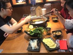 -呷哺呷哺(凯旋广场店)