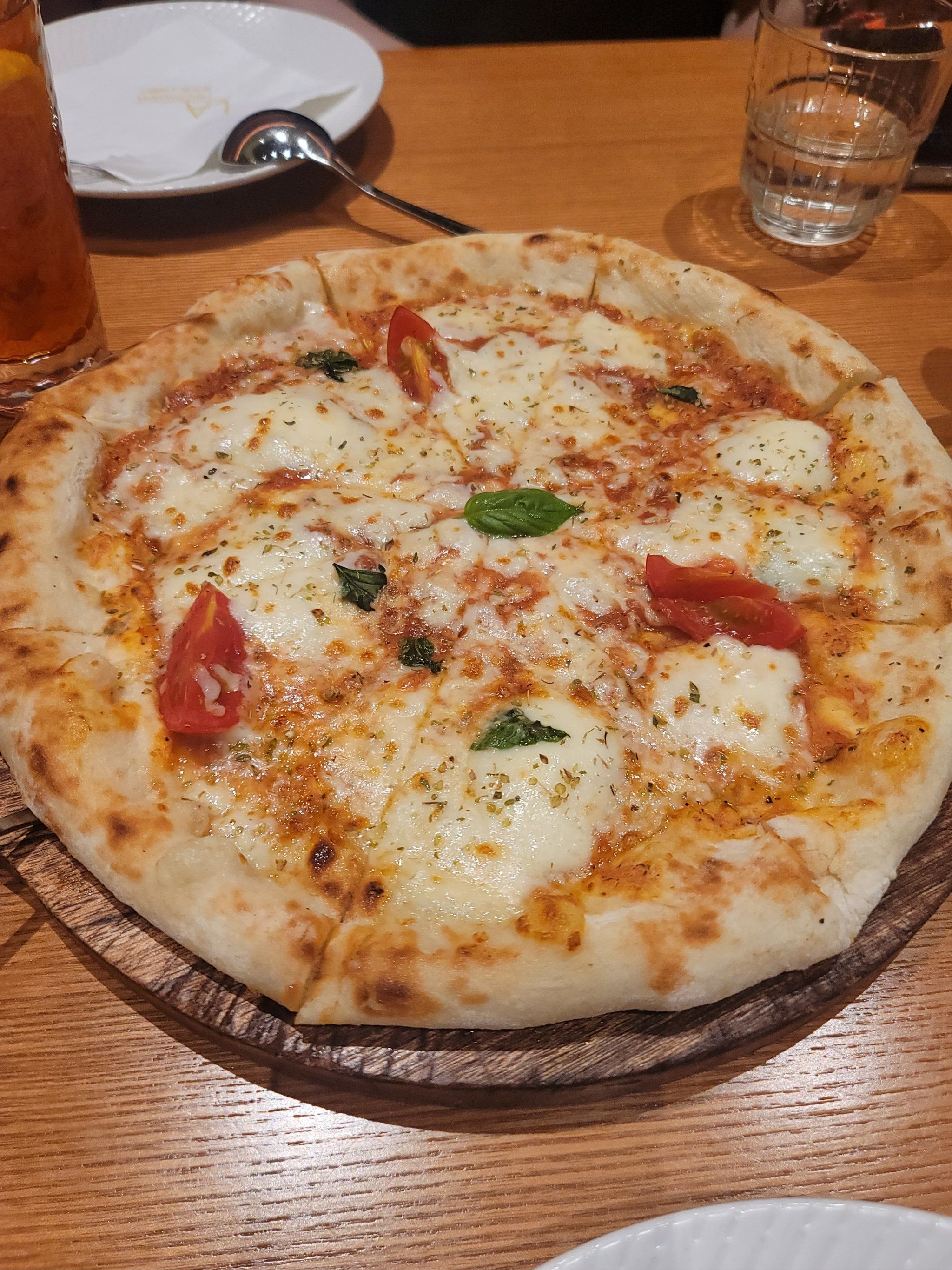 12寸玛格丽特披萨加饮料只要49元