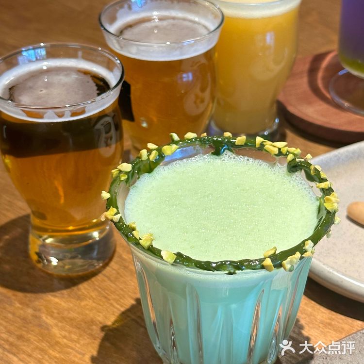 精酿配甜品，下午茶买醉石锤了…