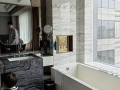 -上海虹桥祥源希尔顿酒店