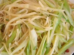 芹菜炒土豆丝-春明狗肉馆(园丁花园店)