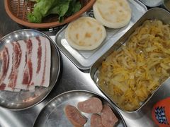 -牛信亭韩国料理·炭火烤肉(紫藤路店)