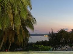 -亚龙湾中心广场