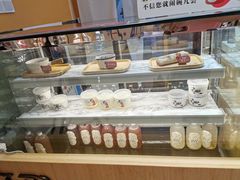 面包甜点陈列柜-炖物24章·顺时轻养茶(杭州大厦店)