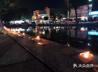 在漫天灯火阑珊处，邂逅浪漫