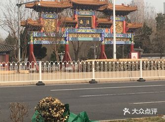 踏个早春，西沽公园一直想来，最想看的是里面的黄叶村
