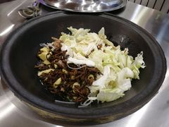 -粘豆包柴火铁锅炖
