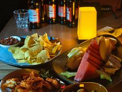 -FOUR PLAY BAR