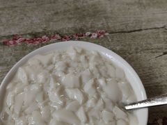 -邱芳粉店(迎宾大道旗舰店)