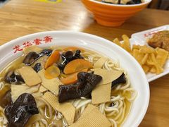 龙华寺东侧到底吃面馆-龙华素斋(龙华路店)