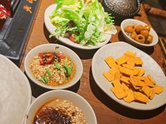 -老牌坊云南鱼豆花火锅(嵩山店)
