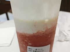 草莓冰沙-光明悠焙(豫园店)